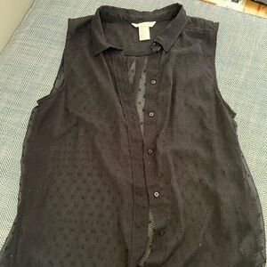 H & M sleeveless tank with button down front